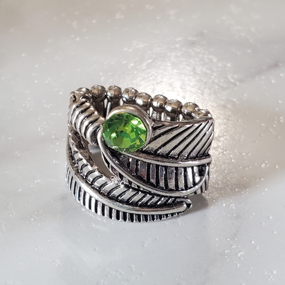 Silver Tone Stretch Ring with Green Stone 💥3 for $24💥 - Picture 3 of 15
